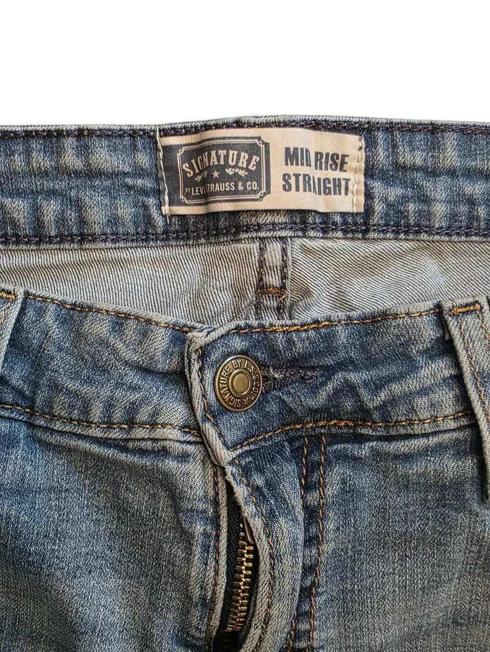 Signature By Levi's Vintage Mid Rise Straight Leg Denim Jeans Size 12